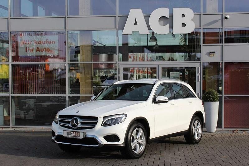 Weiß Gebraucht 2017 Mercedes GLC220 Exclusive SUV | 26.900 € (Fairer Preis) - Bild 1/4