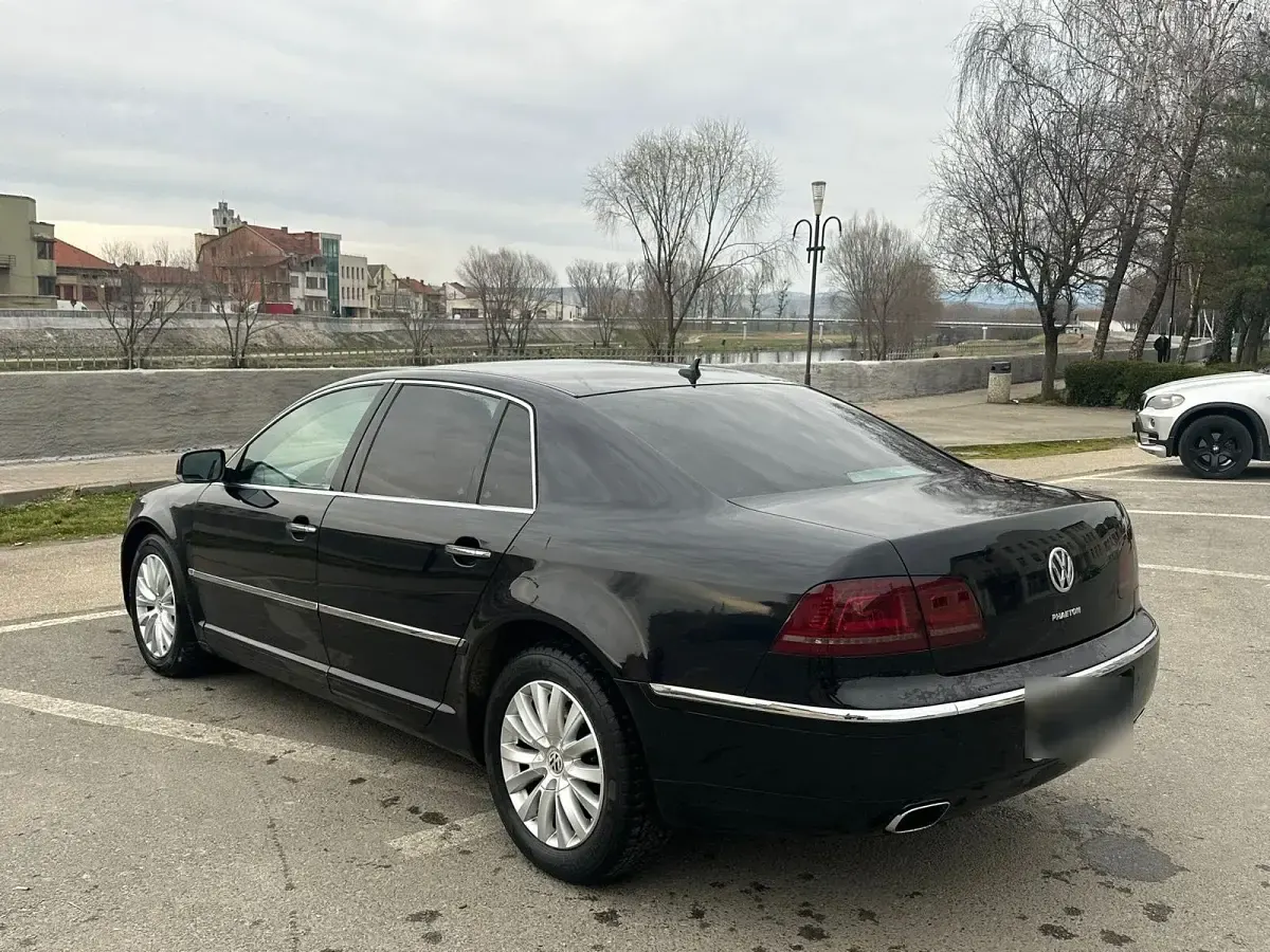 Usata VW Phaeton 239 CV (175 kW) 2011 Nero Berlina