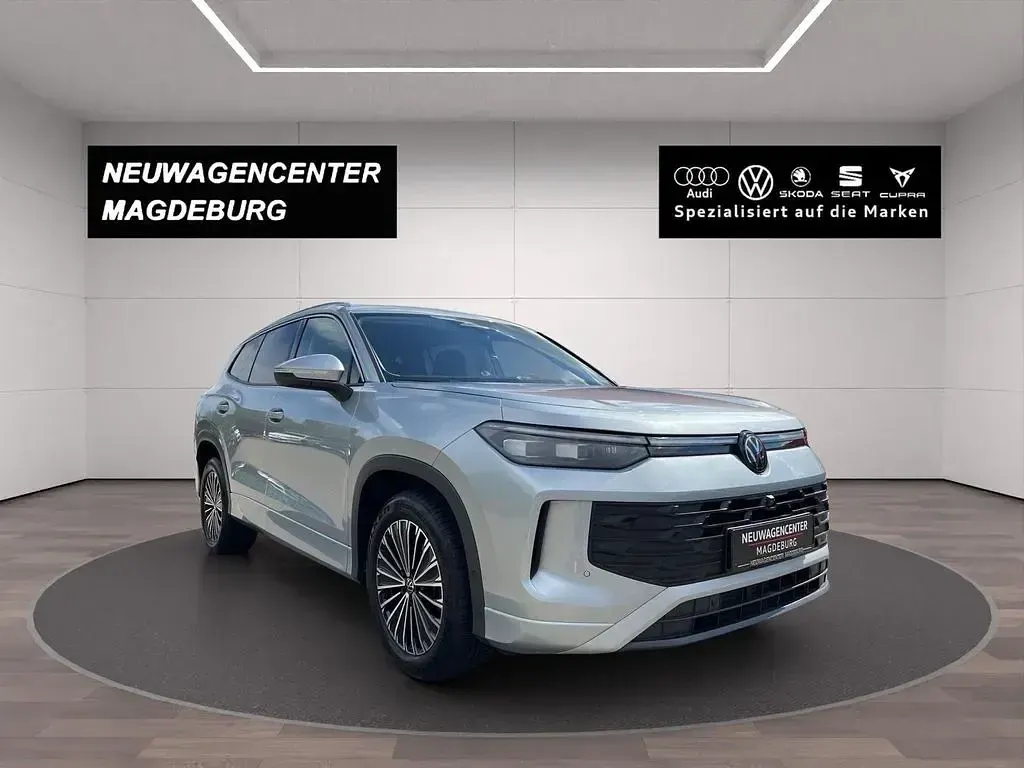 Gebraucht VW Tayron Life 150 PS (110 kW) 2025 Oyster silver metallic SUV