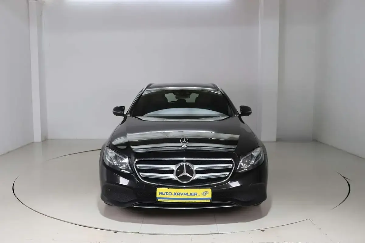 Gebraucht Mercedes E400 Avantgarde 333 PS (244 kW) 2017 Obsidianschwarz Kombi