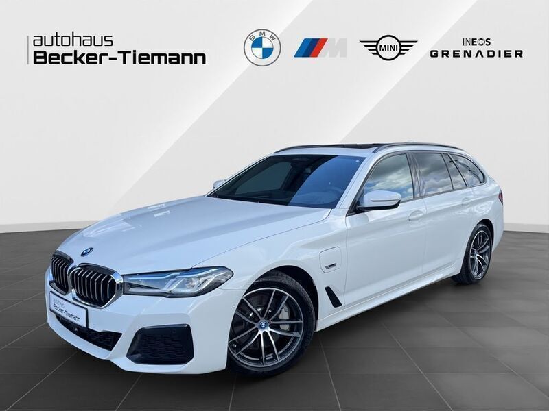 Alpinweiß uni Gebraucht 2023 BMW 530e M Sport Kombi | 46.986 € (Teuer) - Bild 1/4