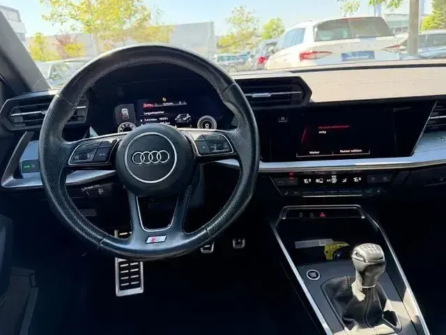 Gebraucht Audi A3 Edition .1 150 PS (110 kW) 2021 Andere Limousine
