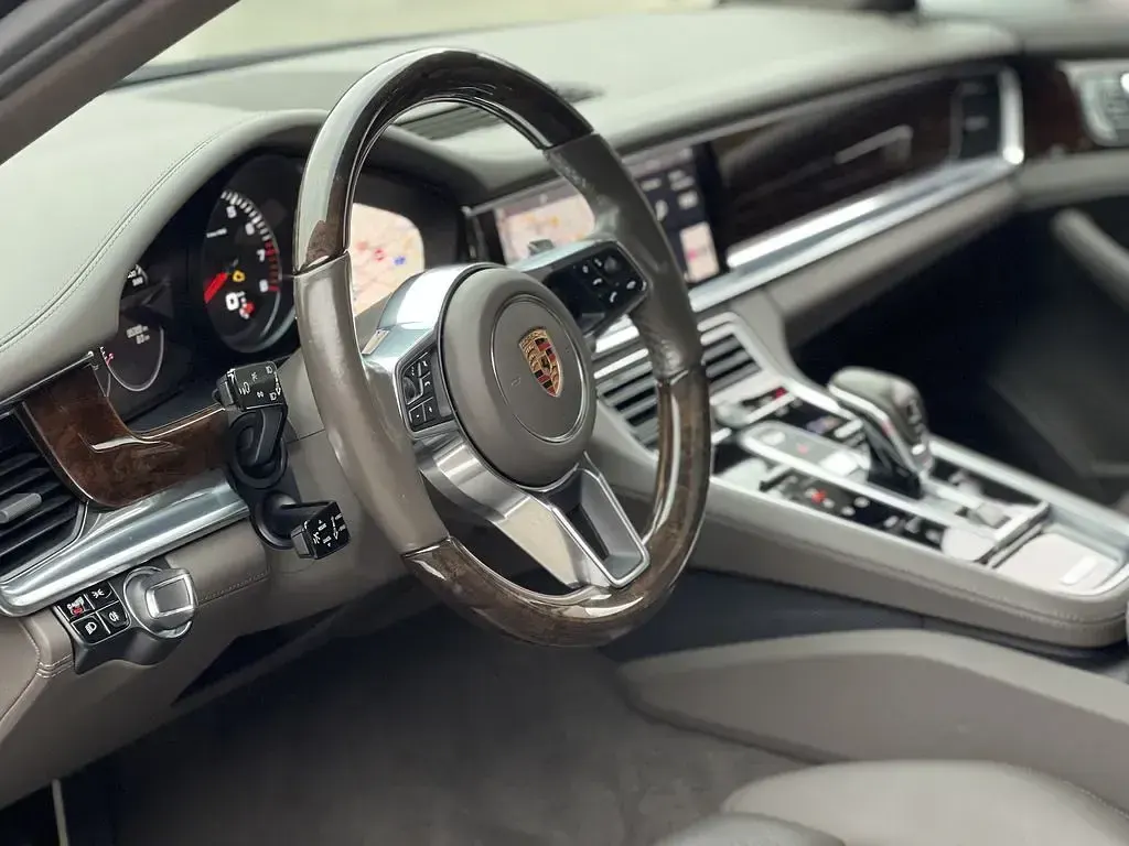 Gebraucht Porsche Panamera 4S 441 PS (324 kW) 2017 Grau Kleinwagen