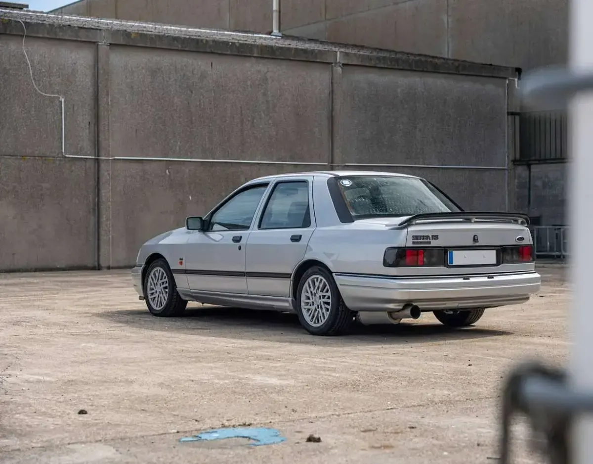 Gebraucht Ford Sierra 220 PS (161 kW) 1991 Silber Limousine
