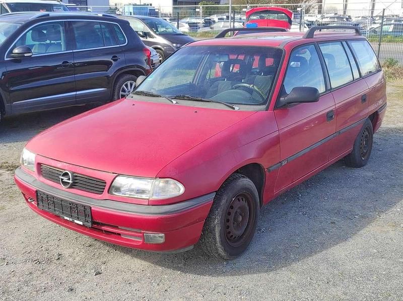 Gebraucht Opel Astra 75 PS (55 kW) 1997 Rot Kombi