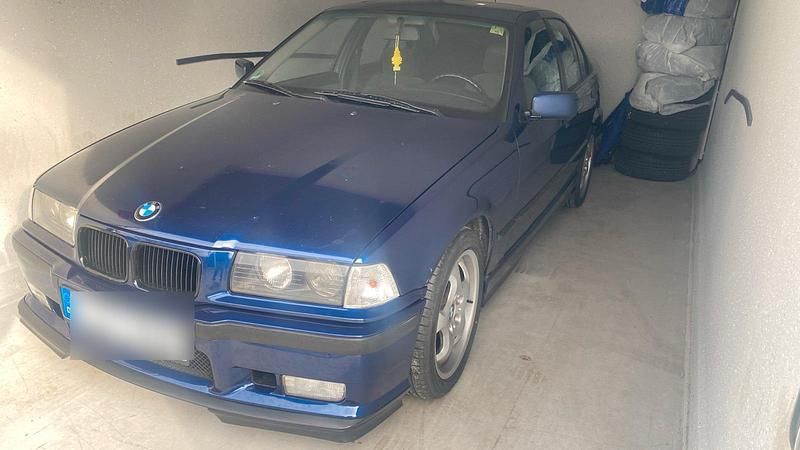 Gebraucht BMW 325 192 PS (141 kW) 1990 Blau Limousine