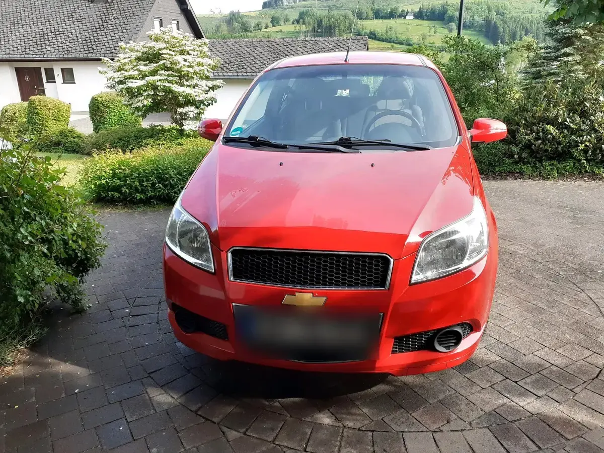 Gebraucht Chevrolet Aveo 85 PS (62 kW) 2010 Rot Limousine