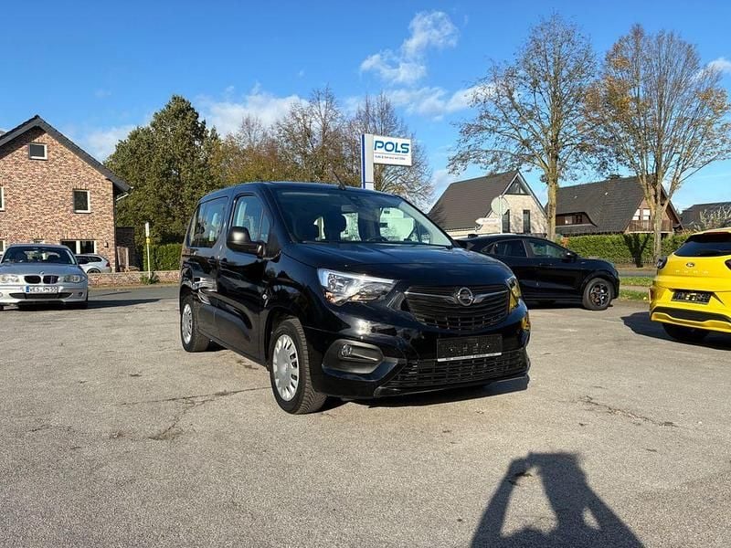 Schwarz Gebraucht 2022 Opel Combo Life Edition Van / Kleinbus | 17.490 € (Guter Preis) - Bild 1/4