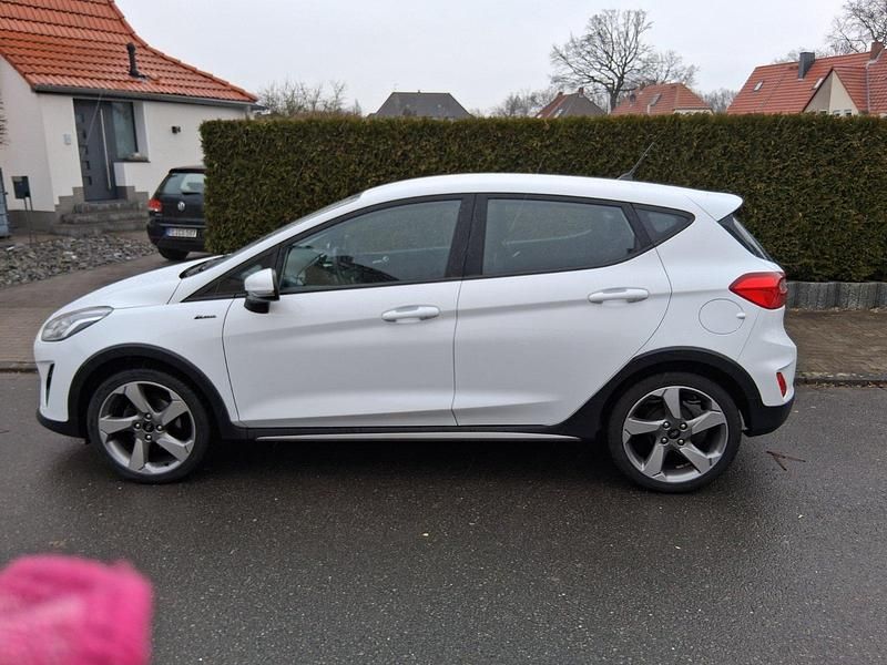 Gebraucht Ford Fiesta Active 86 PS (63 kW) 2019 Weiß Limousine