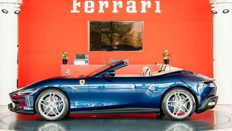 Second-hand Ferrari Roma 620 CP (456 kW) 2025 Albastru Coupe