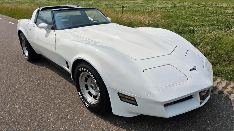 Weiß Gebraucht 1981 Chevrolet Corvette C3 Cabrio | 13.950 € - Bild 1/4