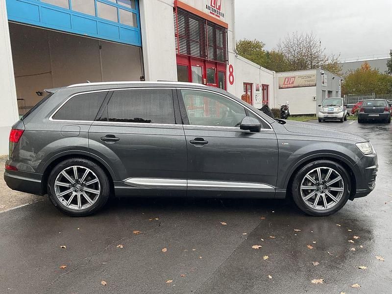 Gebraucht Audi Q7 Sport 272 PS (200 kW) 2017 Grau SUV