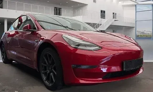 Second-hand Tesla Model 3 350 kW (476 CP) 2019 Roșu Berlinǎ
