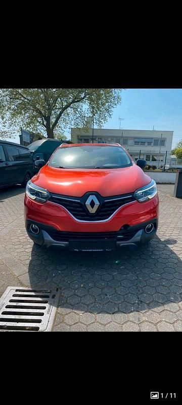 Rot Gebraucht 2015 Renault Kadjar Bose Edition SUV | 13.500 € - Bild 1/4