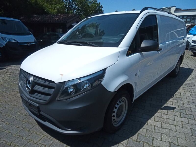 Arktikweiss Gebraucht 2018 Mercedes Vito Van / Kleinbus | 9.818 € (Superpreis) - Bild 1/4