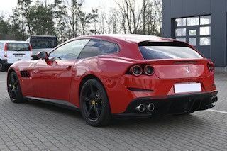Rot Gebraucht 2018 Ferrari GTC4Lusso Coupé | 259.900 € - Bild 1/4