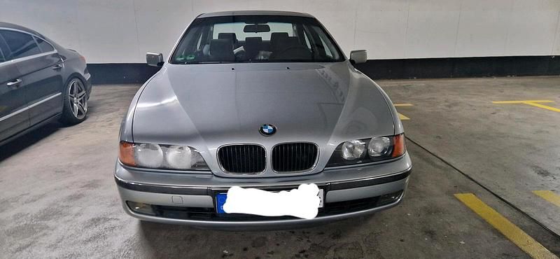 Silber Gebraucht 1997 BMW 523 Basis Limousine | 2.500 € (Fairer Preis) - Bild 1/4