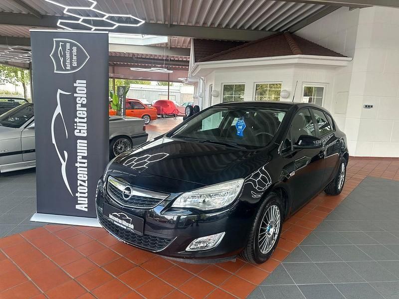 Schwarz Gebraucht 2010 Opel Astra Edition Limousine | 4.499 € (Fairer Preis) - Bild 1/4