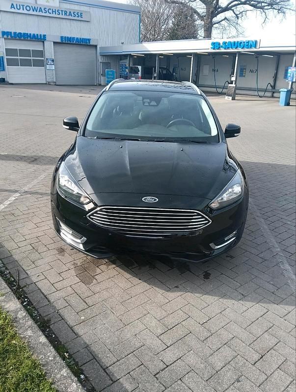 Second-hand Ford Focus Titanium 120 CP (88 kW) 2017 Negru Break