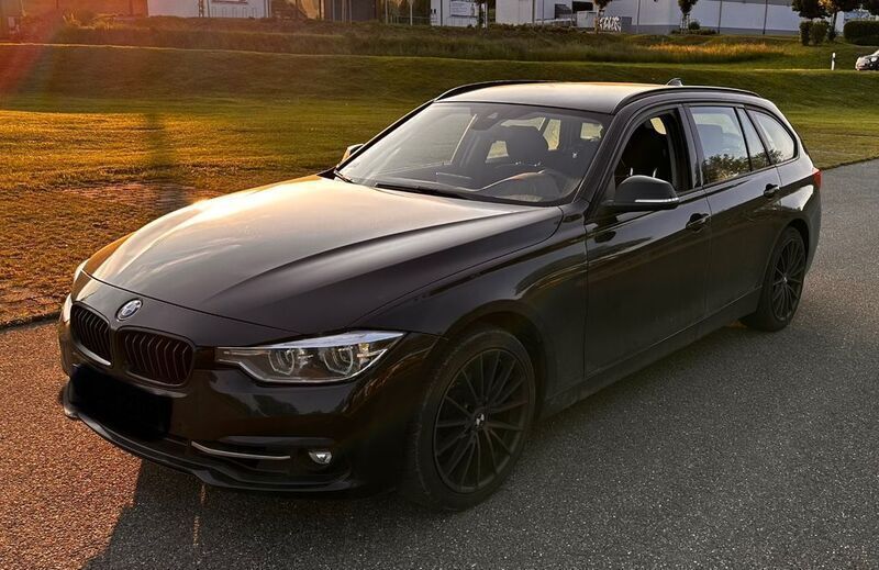 Schwarz Gebraucht 2018 BMW 330 Sport Line Kombi | 19.500 € (Fairer Preis) - Bild 1/1