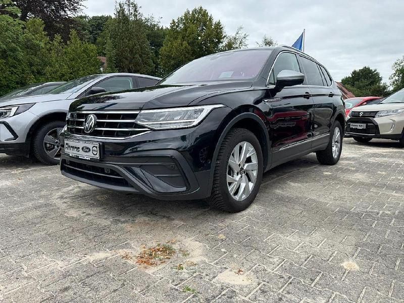 Deep black perleffekt Gebraucht 2022 VW Tiguan Allspace Life SUV | 37.750 € (Fairer Preis) - Bild 1/4