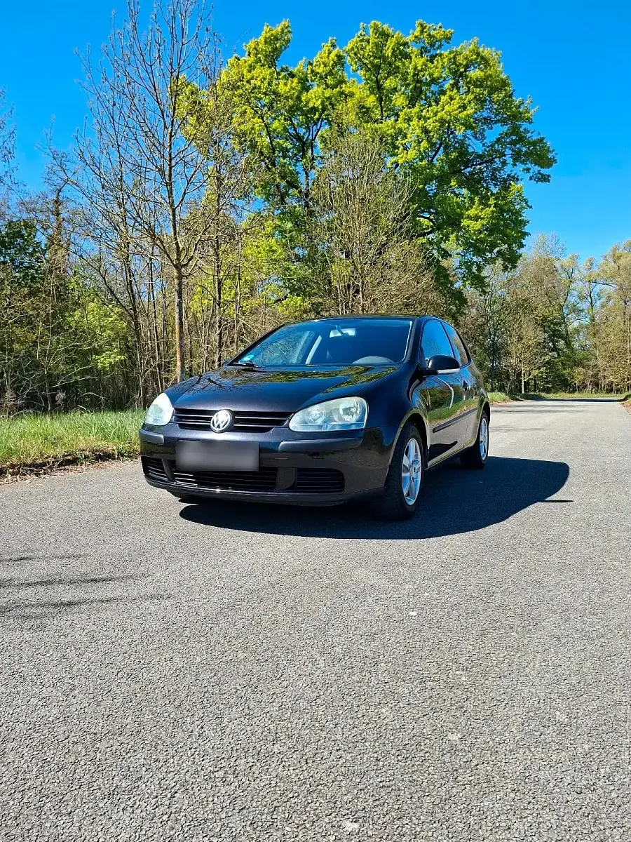 Używany VW Golf IV 90 KM (66 kW) 2004 Czarny Sedan/Limuzyna