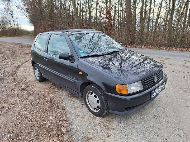 Schwarz Gebraucht 1996 VW Polo Limousine | 800 € (Guter Preis) - Bild 1/4
