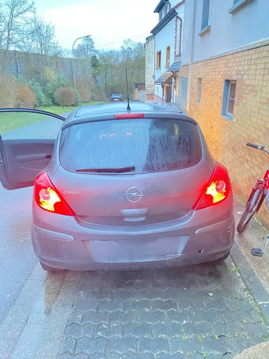 Gebraucht Opel Corsa 87 PS (63 kW) 2010 Grau Kleinwagen