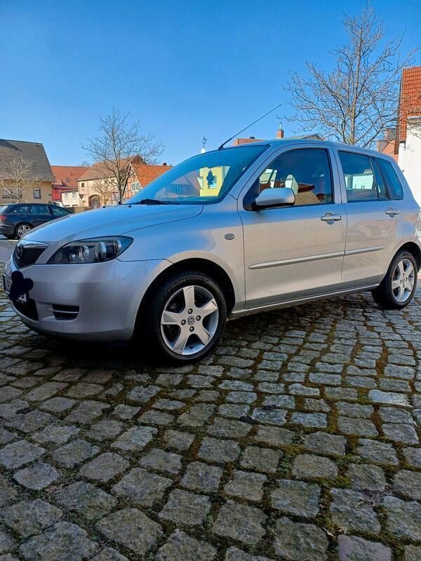 Silber Gebraucht 2008 Mazda 2 Kleinwagen | 3.900 € (Fairer Preis) - Bild 1/4