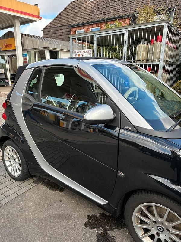 Gebraucht Smart ForTwo Cabrio 52 PS (38 kW) 2011 Schwarz Cabrio