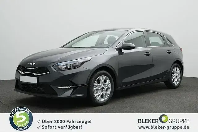 Gebraucht Kia Ceed 140 PS (102 kW) 2025 Pentametal metallic Kleinwagen