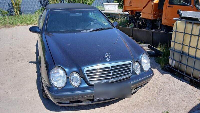Schwarz Gebraucht 1999 Mercedes 230 Cabrio | 3.250 € - Bild 1/4