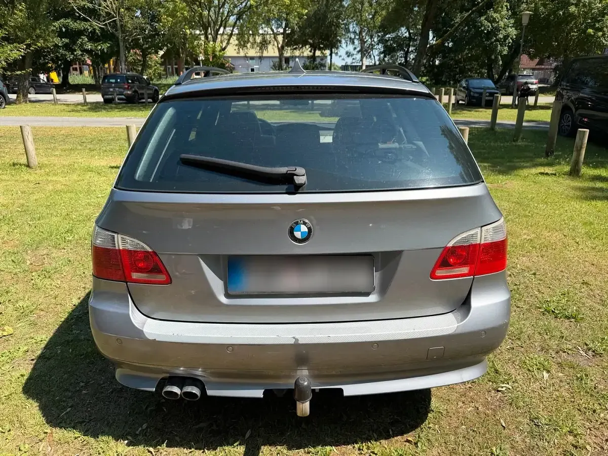 Gebraucht BMW 530 218 PS (160 kW) 2005 Grau Kombi