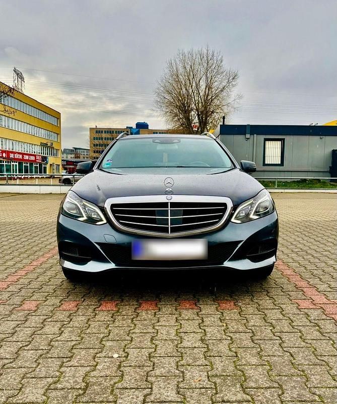 Gebraucht Mercedes E300 231 PS (169 kW) 2016 Grau Kombi