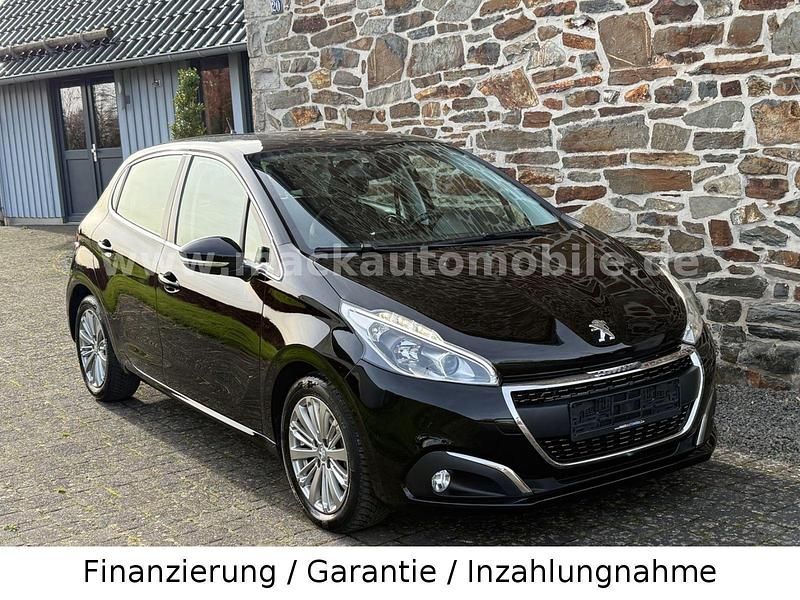 Schwarz Gebraucht 2015 Peugeot 208 Allure Kleinwagen | 9.690 € (Fairer Preis) - Bild 1/2