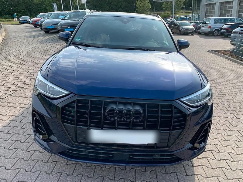 Blau Gebraucht 2021 Audi Q3 S-Line SUV | 33.999 € - Bild 1/4