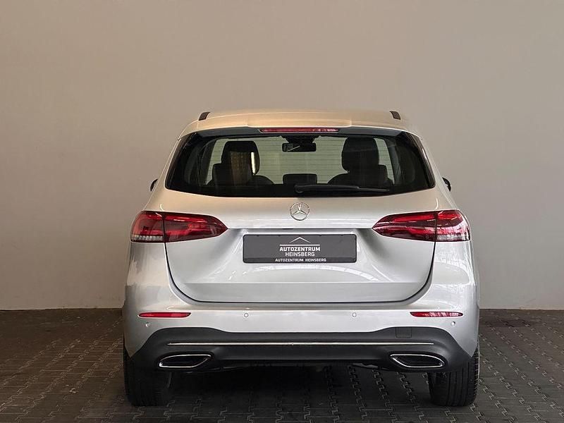 Gebraucht Mercedes B250 224 PS (164 kW) 2019 Silber Van / Kleinbus