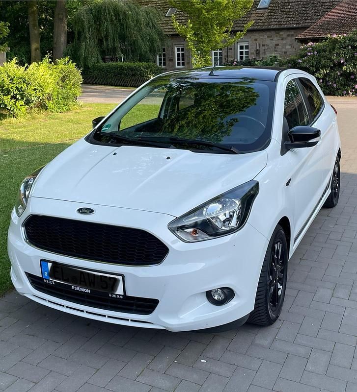 Weiß Gebraucht 2018 Ford Ka Plus Kleinwagen | 8.300 € (Etwas zu teuer) - Bild 1/2