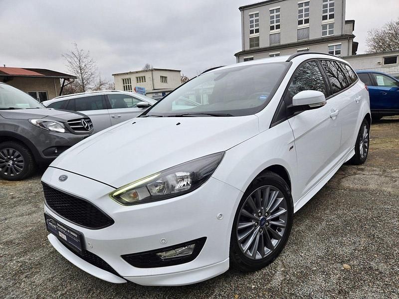 Weiß Gebraucht 2018 Ford Focus ST-Line Kombi | 7.500 € (Superpreis) - Bild 1/4
