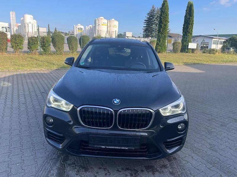 Schwarz Gebraucht 2017 BMW X1 Sport Line SUV | 18.999 € (Fairer Preis) - Bild 1/4