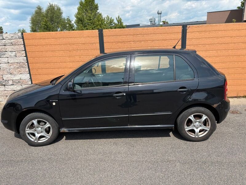 Schwarz Gebraucht 2004 Skoda Fabia Limousine | 650 € (Guter Preis) - Bild 1/4