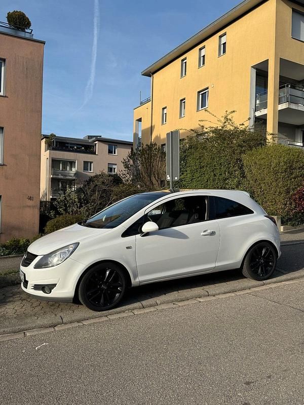 Gebraucht Opel Corsa 90 PS (66 kW) 2009 Weiß Kleinwagen