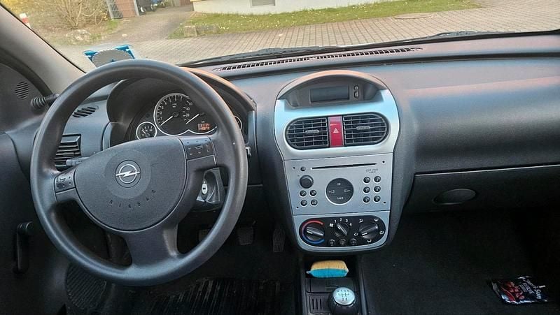 Gebraucht Opel Corsa 75 PS (55 kW) 2003 Silber Kleinwagen