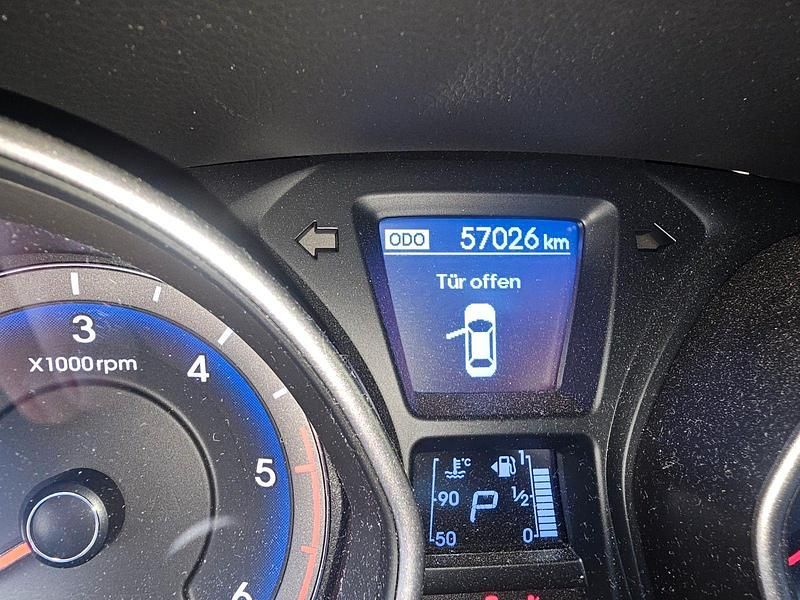 Gebraucht Hyundai i30 Style 110 PS (80 kW) 2014 Grau Kombi