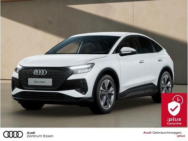 Weiß Gebraucht 2025 Audi Q4 Sportback e-tron Ambiente SUV | 43.950 € - Bild 1/3