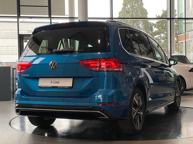 Gebraucht VW Touran Highline 150 PS (110 kW) 2020 Blau Van / Kleinbus