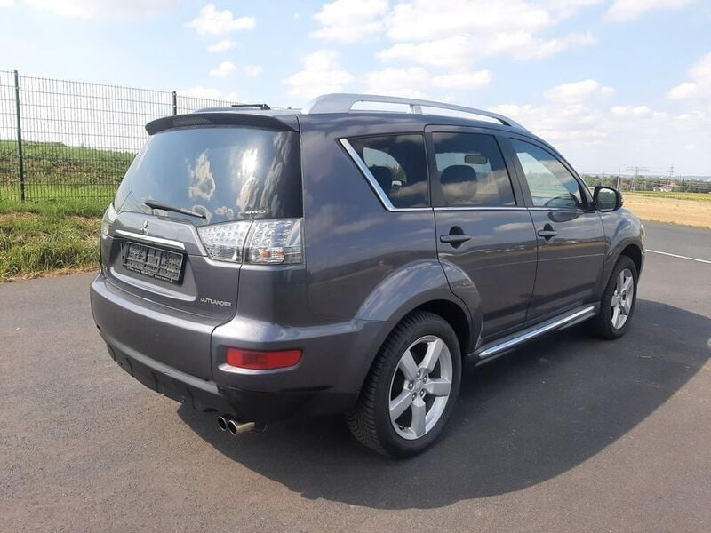 Gebraucht Mitsubishi Outlander Invite 156 PS (114 kW) 2010 Grau SUV