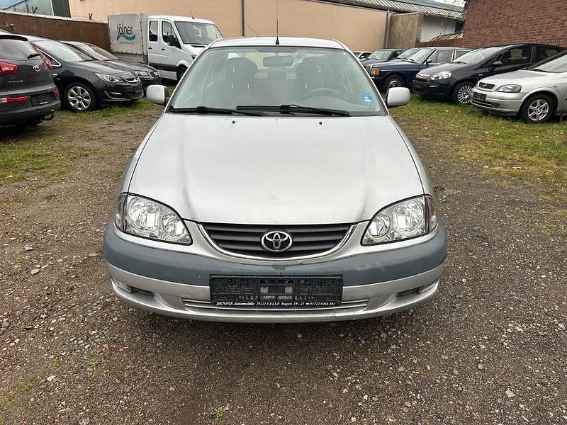 Grau Gebraucht 2003 Toyota Avensis Terra Limousine | 2.800 € (Fairer Preis) - Bild 1/4