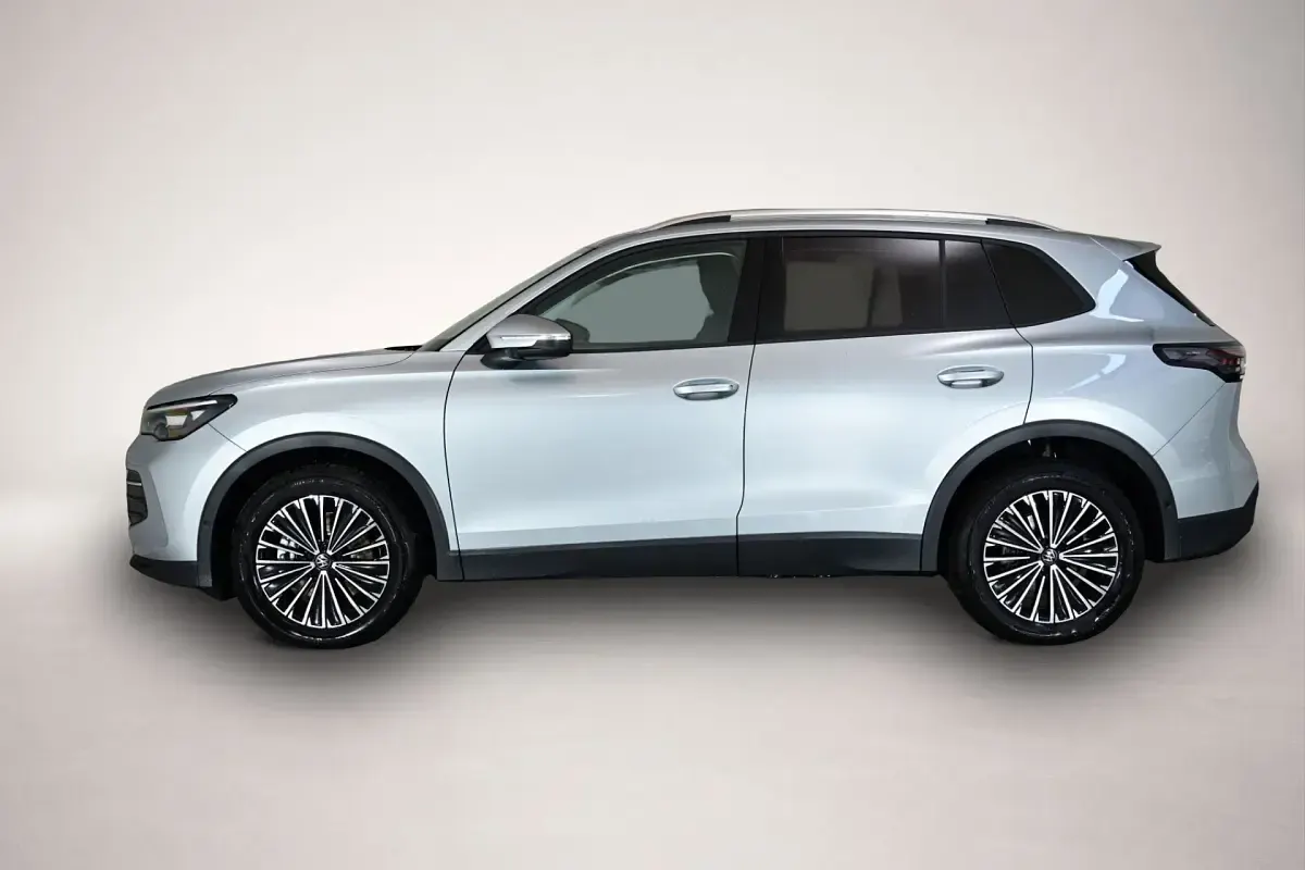 Neu VW Tiguan 150 PS (110 kW) 2025 Silber SUV