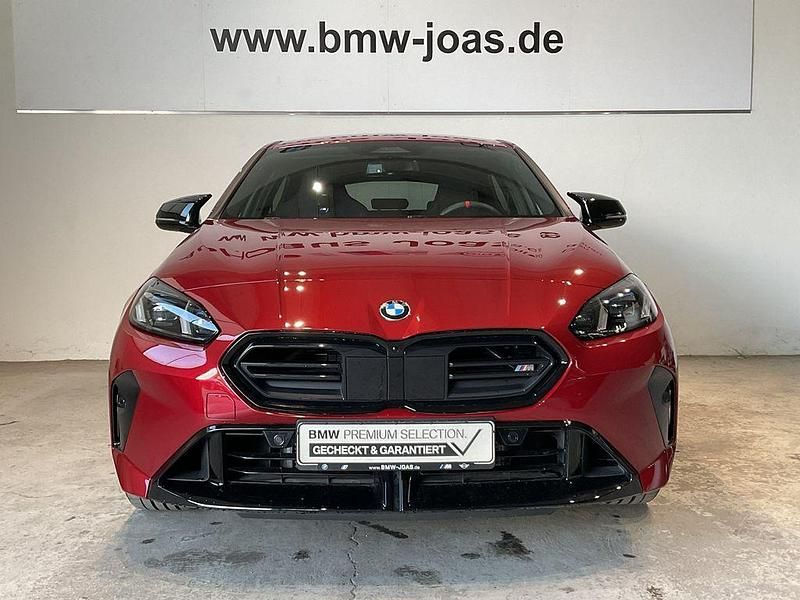 Gebraucht BMW M135 Performance 300 PS (220 kW) 2025 Fire red Kleinwagen